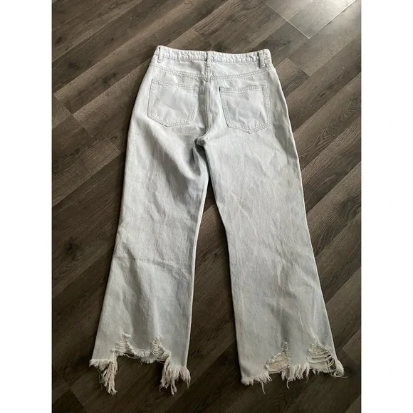 VERVET Ripped Flare Crop Jeans - Picture 10 of 11